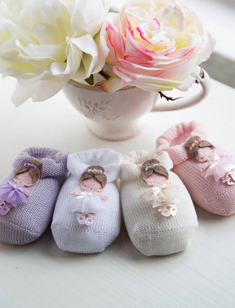Cotton baby booties with ballerina