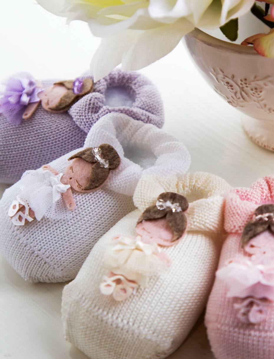 Cotton baby booties with ballerina